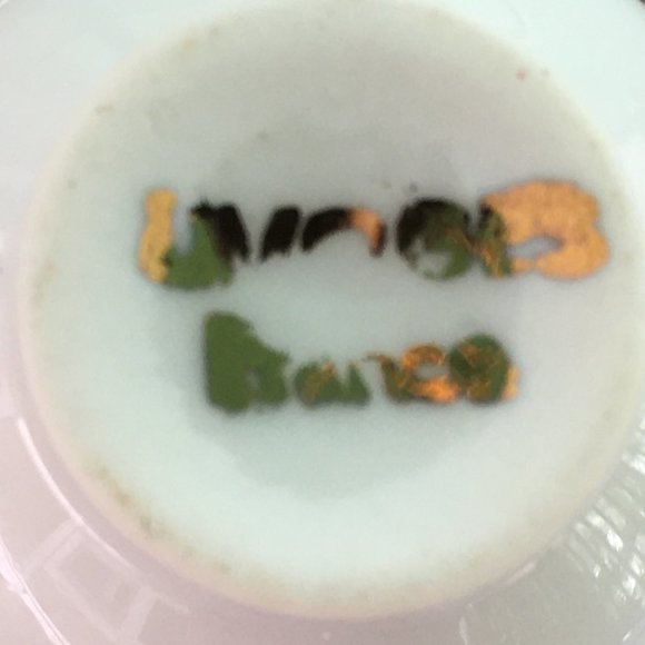 VINTAGE FRAGONARD LIMOGES COURTING COUPLE PILL BOX AND A MINIATURE VASE - Picture 13 of 13